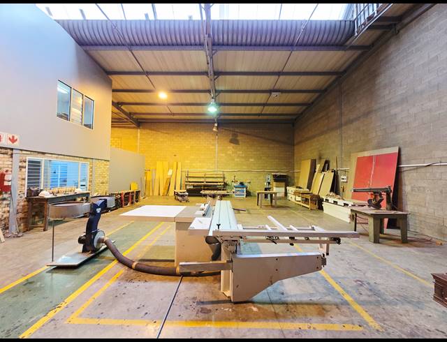 637M² WAREHOUSE TO LET IN KYA SANDS